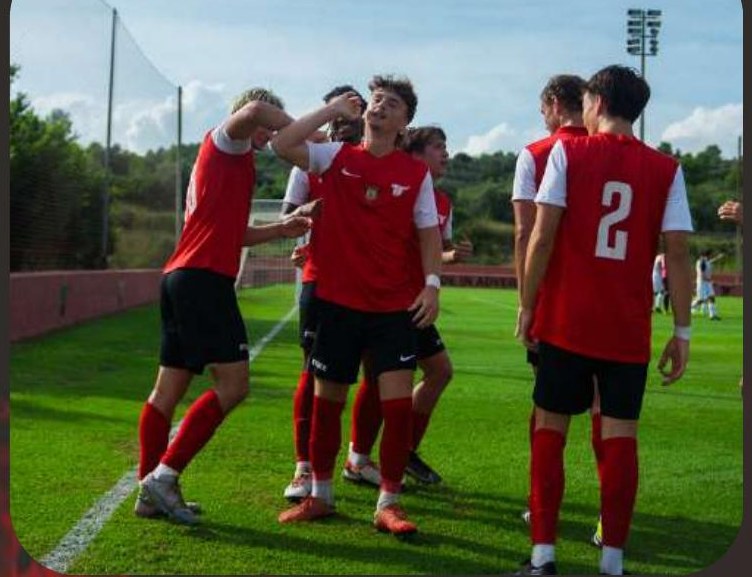 Eture FC players celebrating